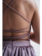 Madleine - mályva színű szatén és bársony maxi ruha hátán pántokkal 