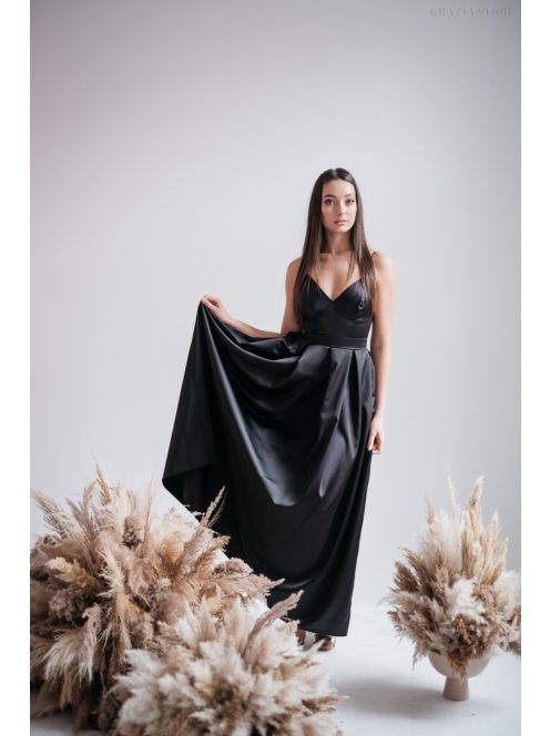 Zenina - Fekete V kivágású maxi ruha