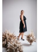Fekete, one-size mini ruha szatén övvel, elegáns csipkéből.