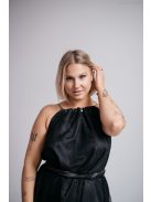 Fekete, one-size mini ruha szatén övvel, elegáns csipkéből.