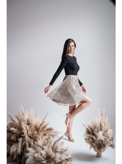 Leila - hosszú ujjú mini ruha csillámos körszoknyával 