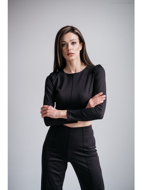 Egyszerű és elegáns hosszú ujjú, fekete crop-top.