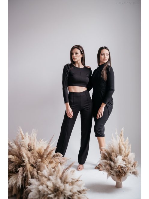 Egyszerű és elegáns hosszú ujjú, fekete crop-top.