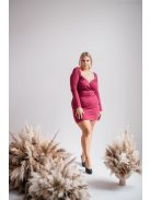 Egy igazán nőies, magenta színben készült mini ruha, melyet az őszi-téli időszaknak kedvező hosszú u