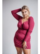 Egy igazán nőies, magenta színben készült mini ruha, melyet az őszi-téli időszaknak kedvező hosszú u