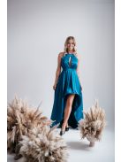 Petrolkék szatén maxi ruha aszimmetrikus szoknyarésszel.