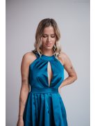 Petrolkék szatén maxi ruha aszimmetrikus szoknyarésszel.