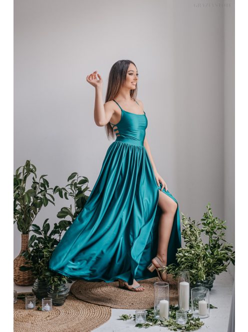 Ragyogó Zöld Maxi Ruha - Keresztpántos Elegancia és Stílus