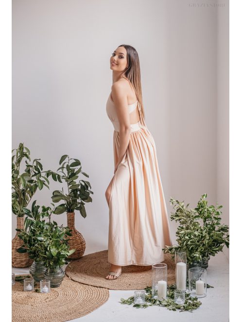 Emma - V-kivágású make-up színű elasztikus anyagú ruha különleges hátrésszel