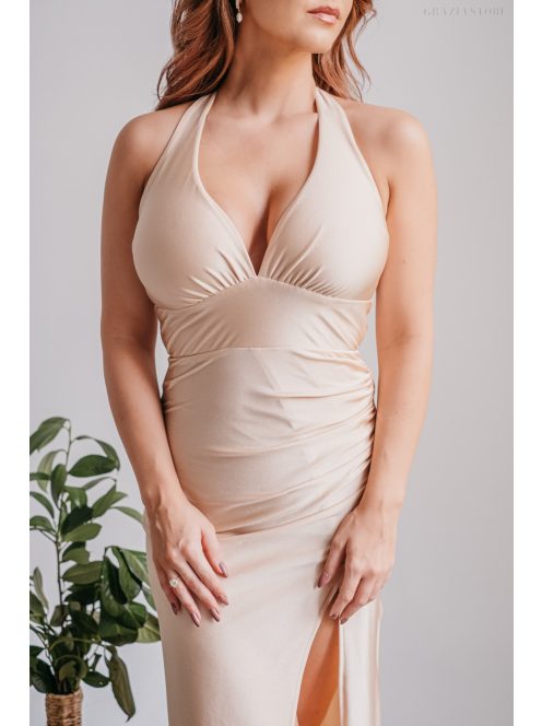 Szabina – V-kivágású szűk fazonú make-up színű ruha elasztikus anyagból 