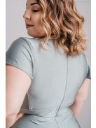 Zóra ujjakkal – átlapolt mellrészű maxi ruha rövid ujjakkal foresty zöld színű elasztikus anyagból 