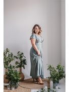 Zóra ujjakkal – átlapolt mellrészű maxi ruha rövid ujjakkal foresty zöld színű elasztikus anyagból 