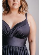 V-kivágású, elasztikus anyagú maxi ruha fekete színben alkalmakra.