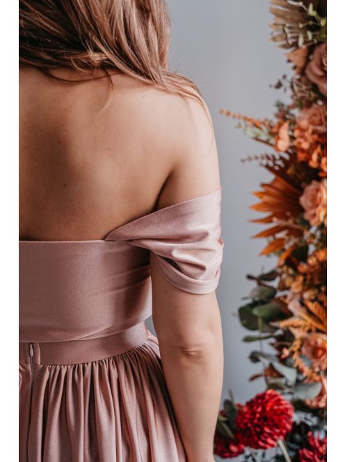 Rebeka - coffee-cream színű elasztikus anyagú crop top