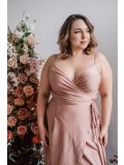 Vékony pántos átlapolós alkalmi ruha ruha aszimmetrikus szoknyával.