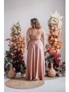 Vékony pántos átlapolós alkalmi ruha ruha aszimmetrikus szoknyával.