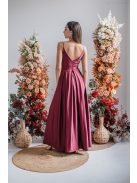 V-kivágású alkalmi ruha spagetti pántokkal bolero színben.