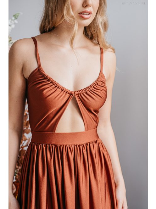 Lidia - különleges maxi ruha dattero színben elasztikus anyagból