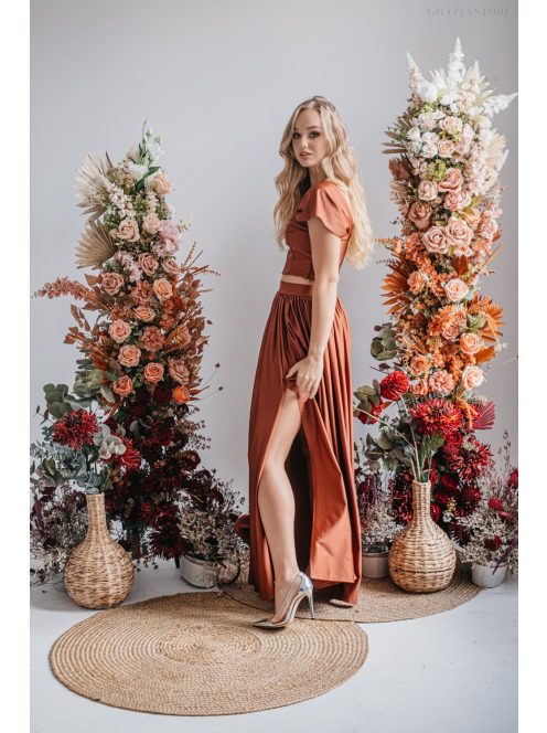 Rebeka – dattero színű elasztikus anyagú crop top