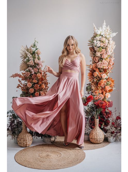 Légy az alkalmak sztárja ebben a különleges mályva maxi ruhában!