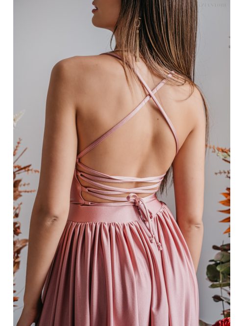 Hátán pántos, mályva színű maxi ruha alkalmakra, koszorúslányoknak.