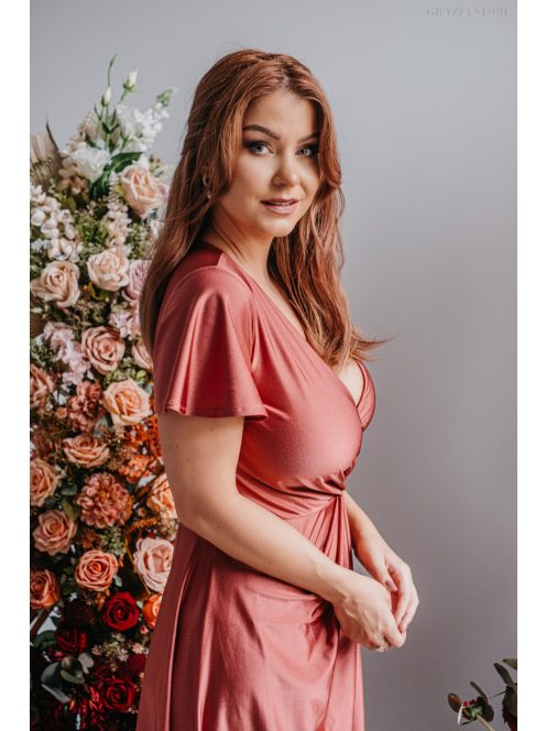 Alina – rövid ujjas átlapolt maxi ruha kenya színben