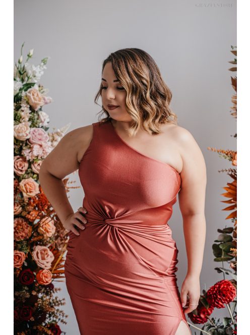 Lili - kenya színű csavart elejű szűk fazonú maxi ruha 