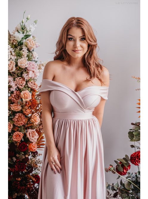 Púder színű, szív kivágású maxi ruha, modern hercegnőknek.