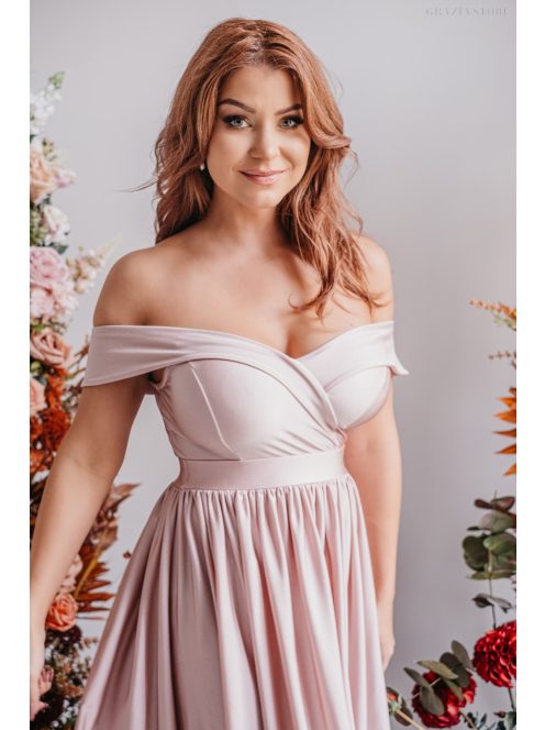 Púder színű, szív kivágású maxi ruha, modern hercegnőknek.