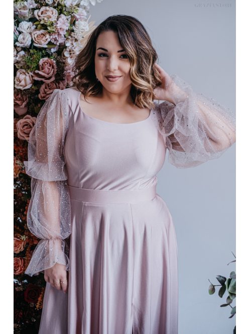 Adél– U-kivágású maxi ruha strasszköves tüll ujjakkal púder színben