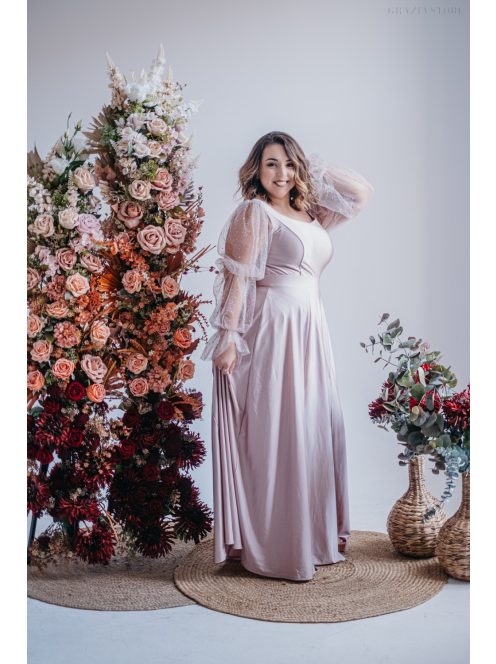 Adél– U-kivágású maxi ruha strasszköves tüll ujjakkal púder színben