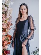 Adél– U-kivágású maxi ruha strasszköves tüll ujjakkal fekete színben