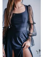 Adél– U-kivágású maxi ruha strasszköves tüll ujjakkal fekete színben