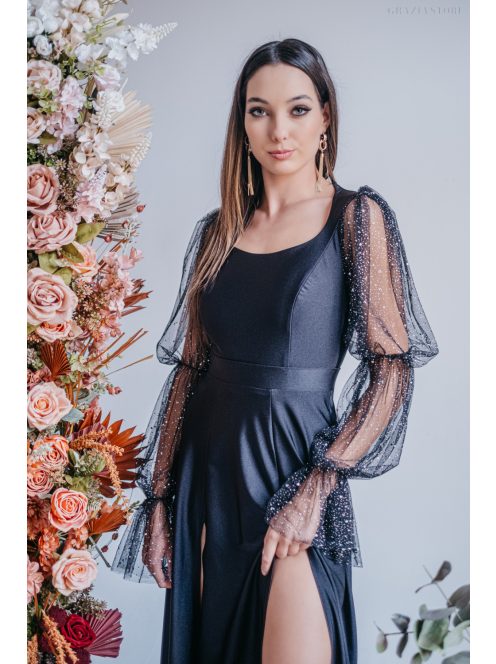 Adél– U-kivágású maxi ruha strasszköves tüll ujjakkal fekete színben