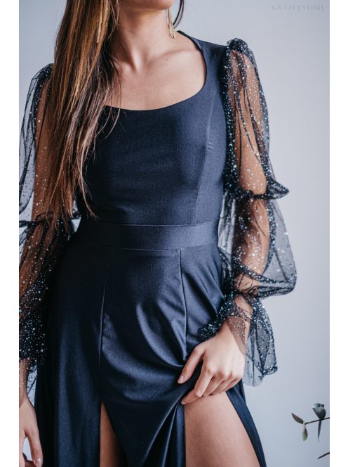 Adél– U-kivágású maxi ruha strasszköves tüll ujjakkal fekete színben