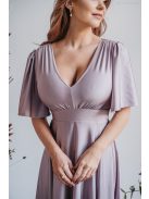 V-kivágású maxi ruha, lágyan eső rövid ujjakkal, lila színben.