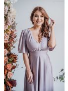 V-kivágású maxi ruha, lágyan eső rövid ujjakkal, lila színben.