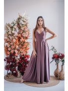 V-kivágású maxi ruha spagetti pántokkal sötétmályva színben.