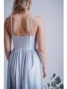 V kivágású ezüst színű maxi ruha alkalmakra, koszorúslányoknak.
