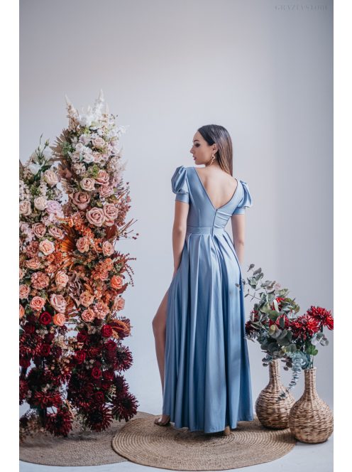 Enyhén puffos ujjú ráncolt dekoltázsú maxi ruha riva színben.