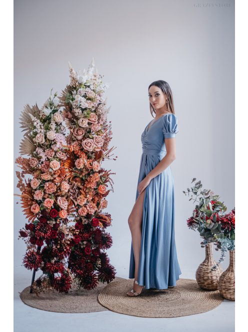 Enyhén puffos ujjú ráncolt dekoltázsú maxi ruha riva színben.