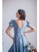 Enyhén puffos ujjú ráncolt dekoltázsú maxi ruha riva színben.