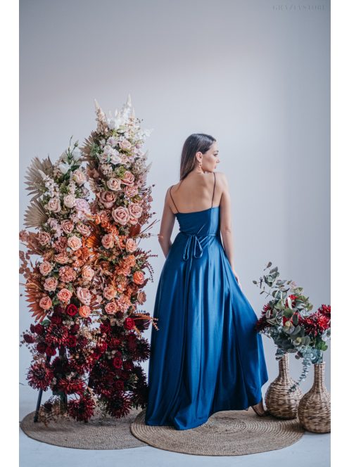 Antónia – Vékony pántos átlapolós ruha aszimmetrikus szoknyával isola színben