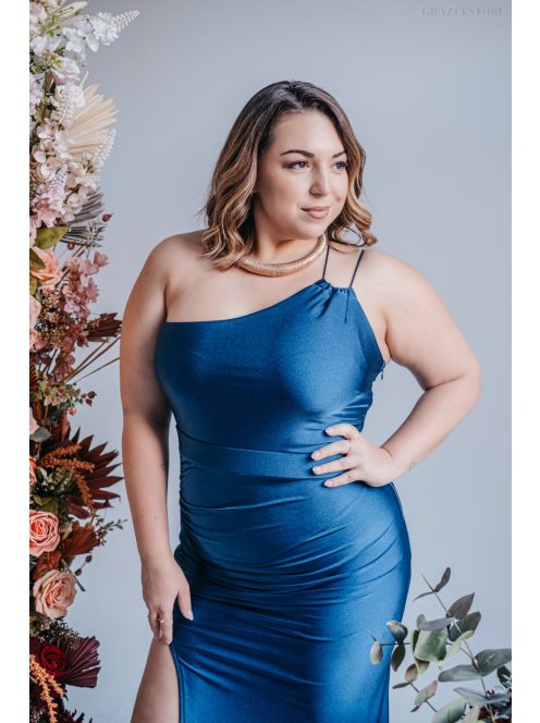 Helén – isola színű maxi ruha aszimmetrikus felsőrésszel 