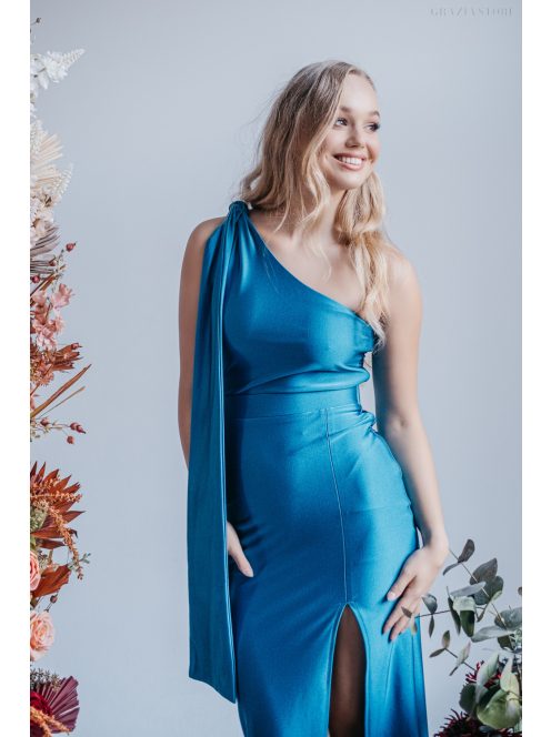 Féloldalas maxi ruha szűk szoknyával blue fondale színben.