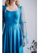 Adél– U-kivágású maxi ruha strasszköves tüll ujjakkal blue fondale színben