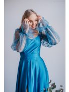 Maxi ruha strasszköves tüll ujjakkal petrolkék színben.
