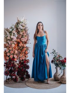   Madleine – blue fondale színű maxi ruha hátán pántokkal 