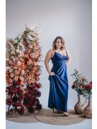 Abigél – átlapolt mellrészű blue scuro színű maxi ruha 