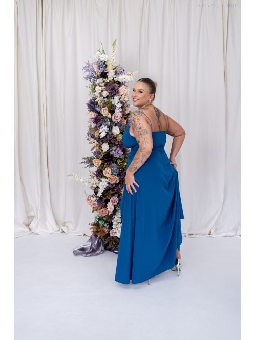 Abigél – átlapolt mellrészű petrolkék színű muszlin maxi ruha 